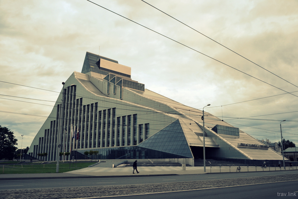 Национальная библиотека Латвии фото